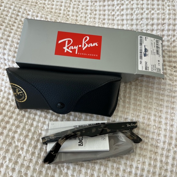 Wayfarer Oval - Grey Havana - Picture 4 of 6